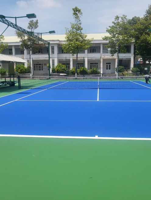 THI CÔNG SÂN TENNIS