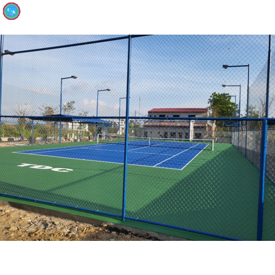 Sân tennis ngoài trời